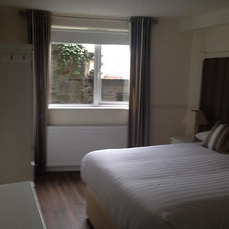 The Fleet Inn Guesthouse & Restaurant Killybegs Exteriör bild